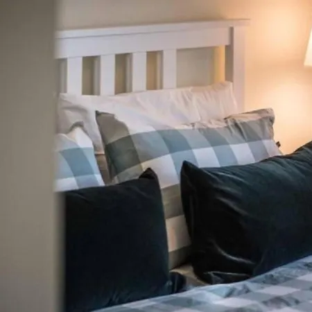 Elegante Penthouse-wohnung Mit Seeblick By Interhome Appartamento *