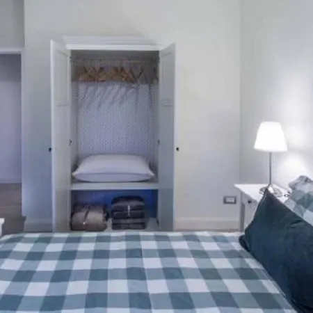 Elegante Penthouse-wohnung Mit Seeblick By Interhome