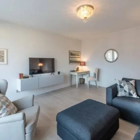 Elegante Penthouse-wohnung Mit Seeblick By Interhome * Lugano