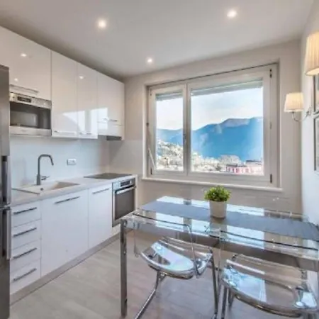 Apartment Elegante Penthouse-wohnung Mit Seeblick By Interhome