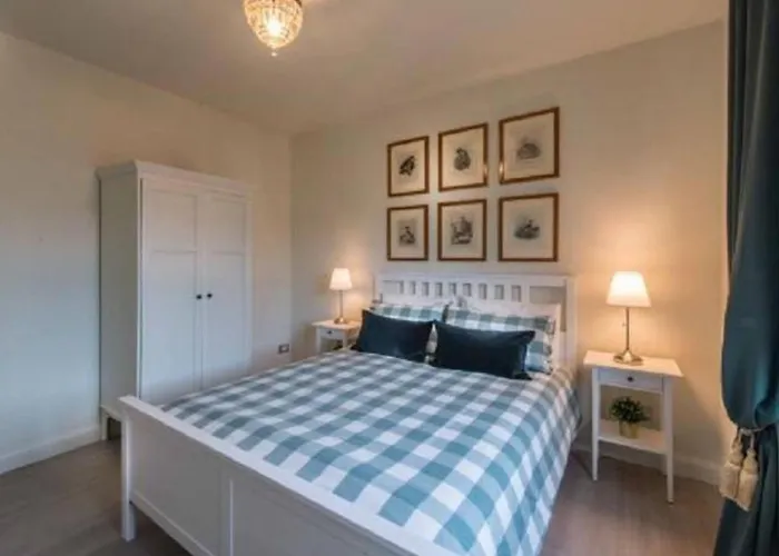 Elegante Penthouse-wohnung Mit Seeblick By Interhome *