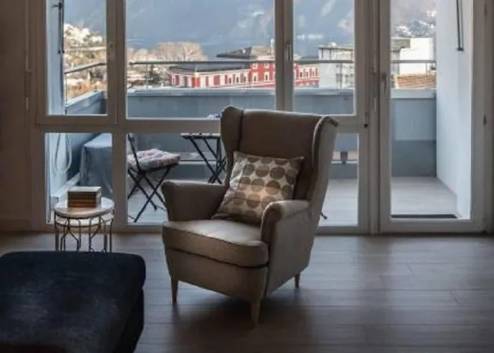 Elegante Penthouse-wohnung Mit Seeblick By Interhome Appartamento
