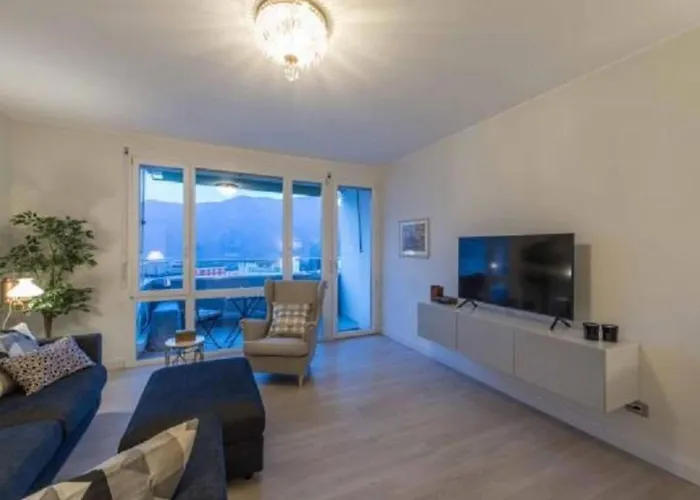 Elegante Penthouse-wohnung Mit Seeblick By Interhome Lugano