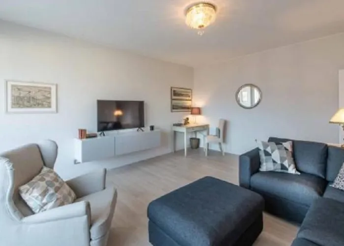 Elegante Penthouse-wohnung Mit Seeblick By Interhome * Lugano