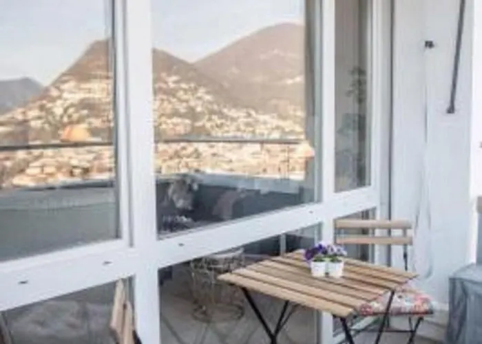 Elegante Penthouse-wohnung Mit Seeblick By Interhome Appartamento